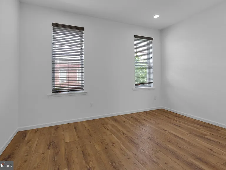 2516 W Master St — Photo 24