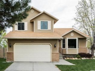 6989 S Beargrass Rd, West Jordan, UT 84081