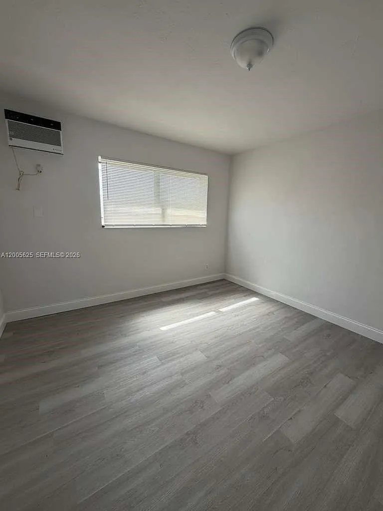 Building Photo - 1628 SW 7th St #9