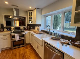 6412 15th St, Alexandria, VA 22307
