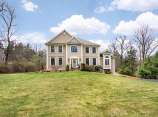 165 Pleasant St, Upton, MA 01568