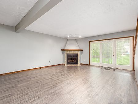 5th image of 8439 Cliffthorne Way #1