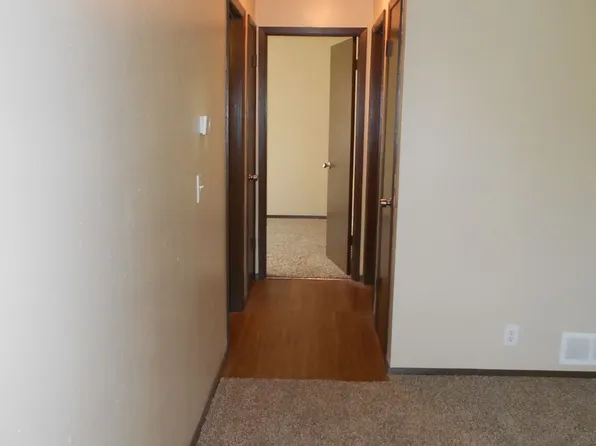 Central Avenue Apartments, 3535-3545-3565 Central Ln #3535-B, Bettendorf, IA 52722
