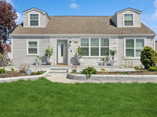 165 Throop Street, West Babylon, NY 11704