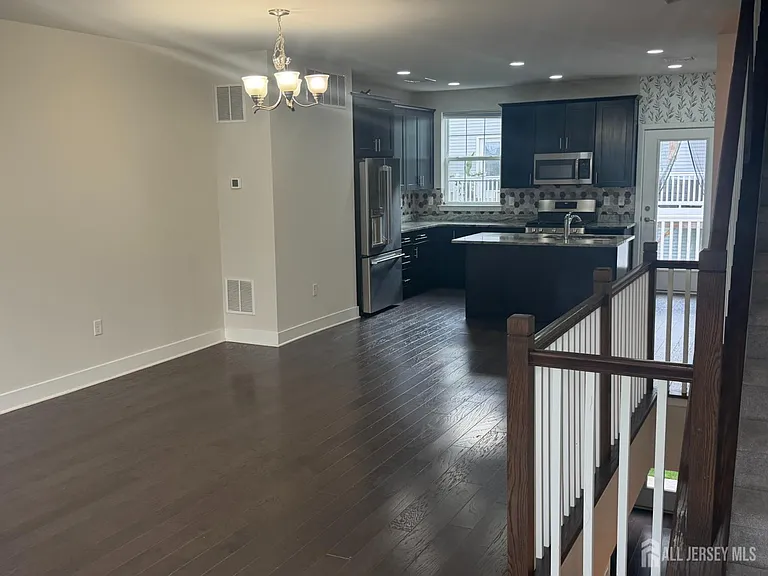 504 Keenland Ct — Photo 9