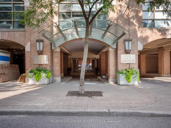 25 George St #305, Toronto, ON M5A 4L8