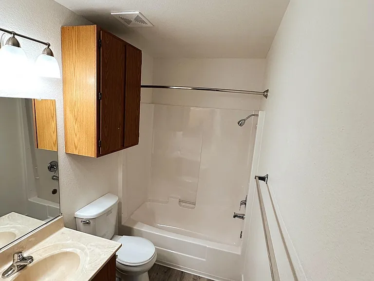 Parkview Apartments — Photo 14