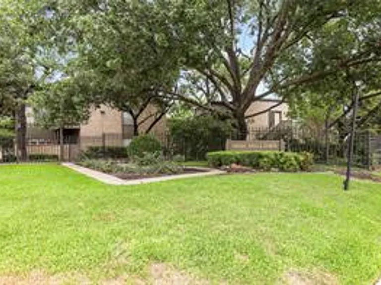 10432 High Hollows Dr #L — Photo 32