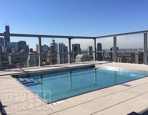 5th image of 807 N La Salle Dr #1BR