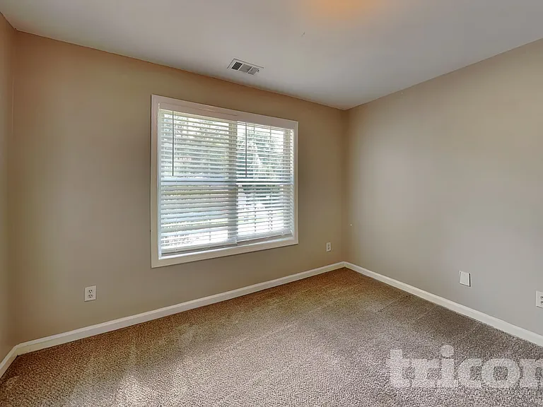 1219 Falls Creek Ct — Photo 15