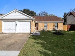 2430 Bentley Dr, Grand Prairie, TX 75052