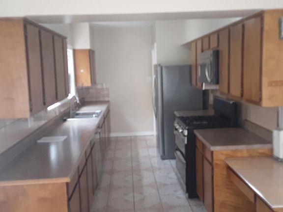 4th image of 2511 Cedar Ave