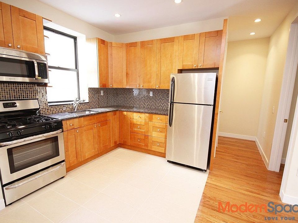 1st image of 3124 32nd St Bsmt 2