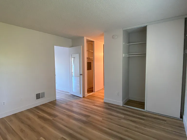 280 Merrydale Rd — Photo 9