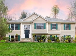 10 Spring Ln, Brookfield, CT 06804