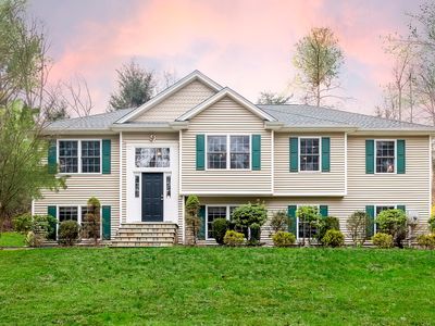 10 Spring Lane, Brookfield, CT, 06804