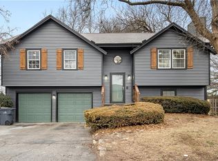 836 E 125th Ter, Olathe, KS 66061