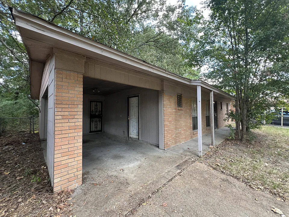 137 Grover Cleveland Cir