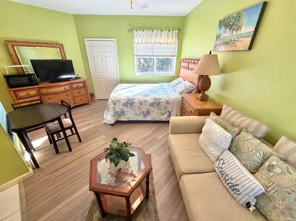 8247 Mulligan Cir, Pt Saint Lucie, FL