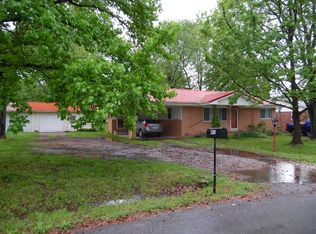 415 Pine Ave, Gentry, AR 72734