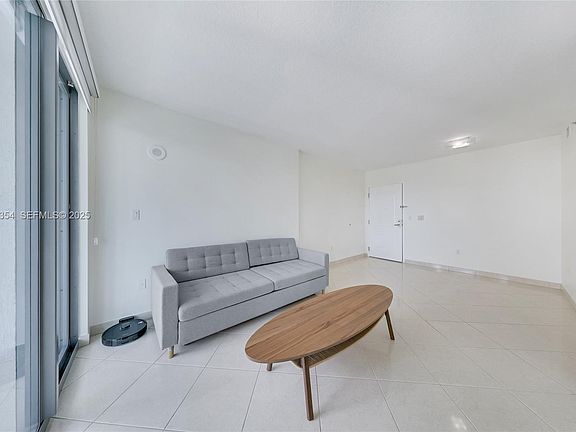4th image of 110 Washington Ave APT 1513