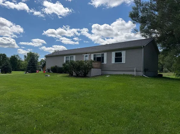 6745 Robb Rd, Fowlerville, MI 48836