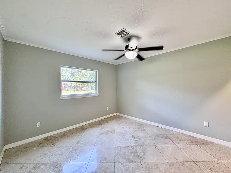 625 N Jackson Rd — Photo 24