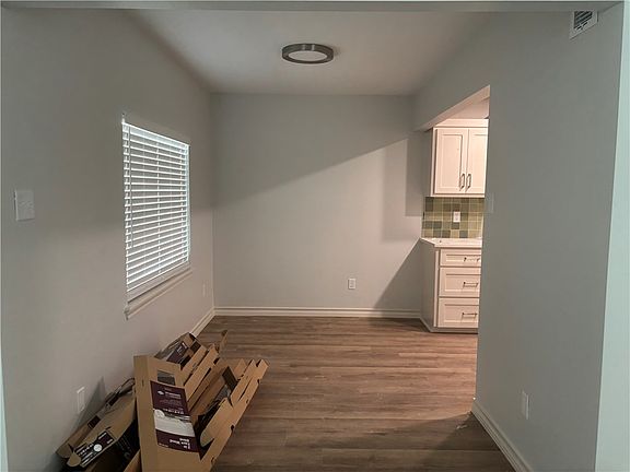 4th image of 1041 Deforrest St