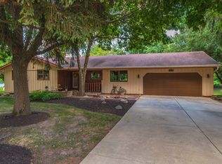 8279 Edgewater Dr, Carlock, IL 61725