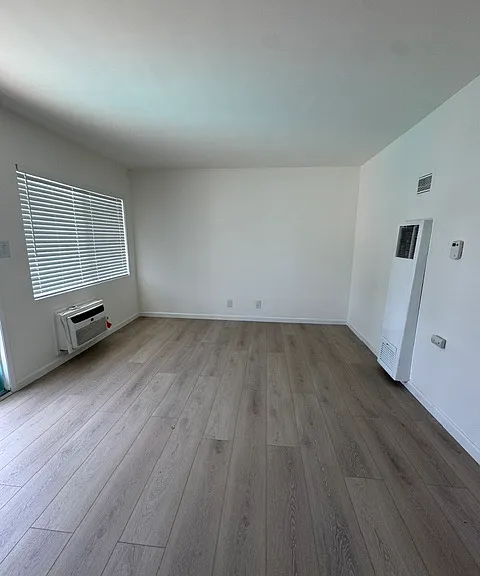 Gallatin Apartments — Photo 11