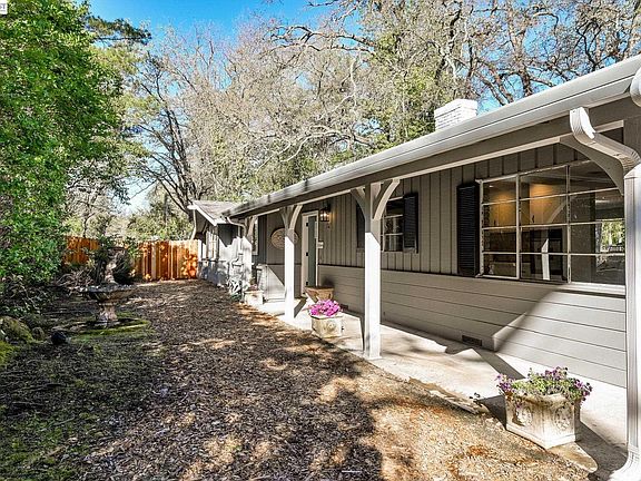 4th image of 1016 Stone Valley Rd