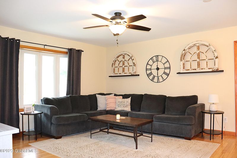 2nd image of 52 Mac Arthur Drive