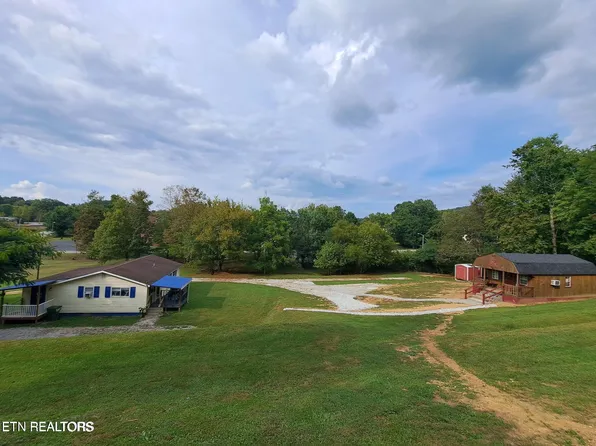 5704 Scott Hwy, Robbins, TN 37852