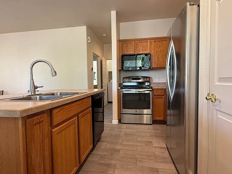 935 Salida Ln — Photo 6