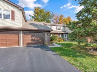110 Pine Cir, Cary, IL 60013