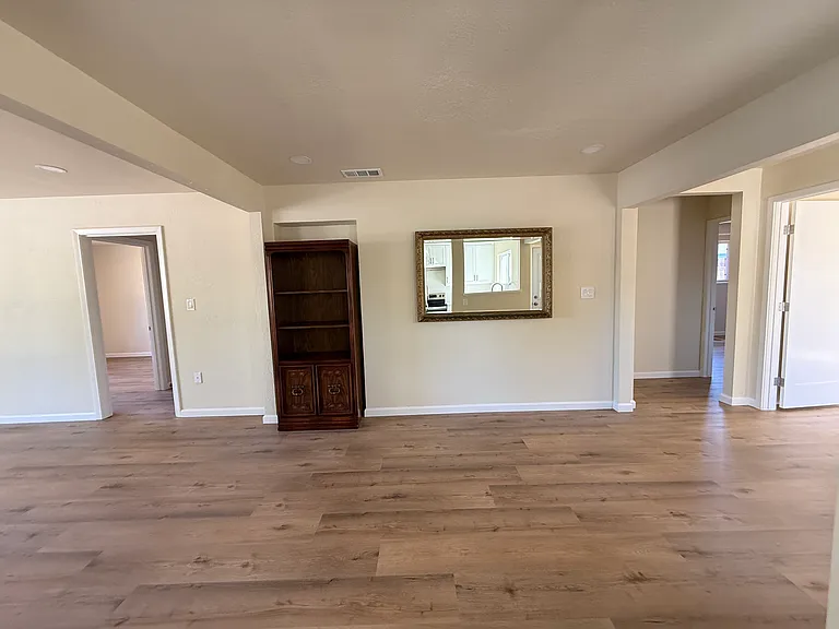 553 Waite Ave — Photo 19
