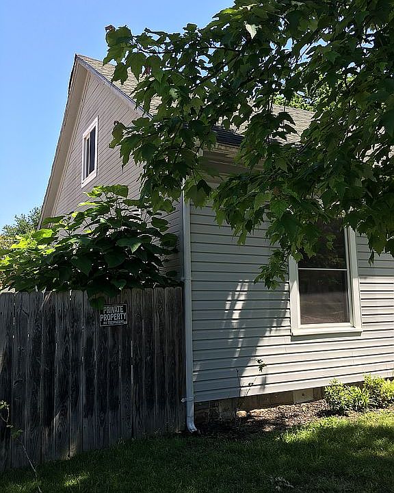 2nd image of 2205 N K St