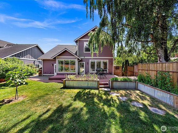 3rd image of 3217 Locust Avenue
