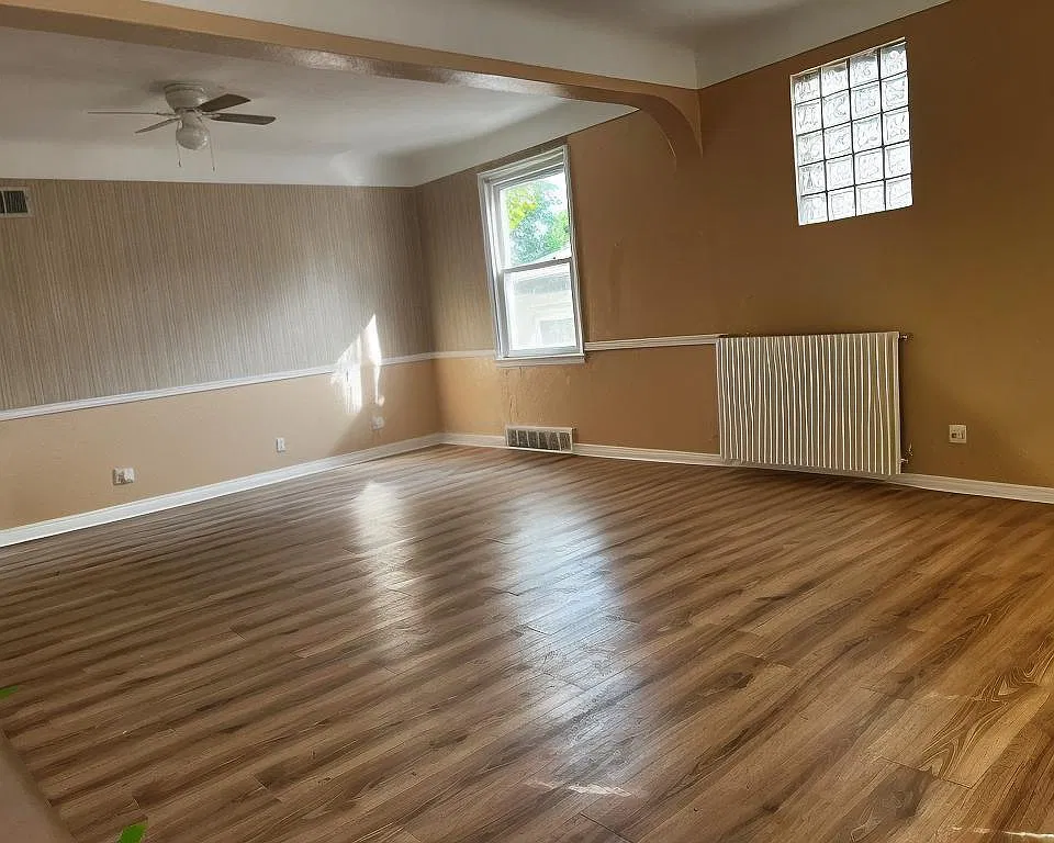 2 bed, 1081 sqft, $1,300 — Photo 4