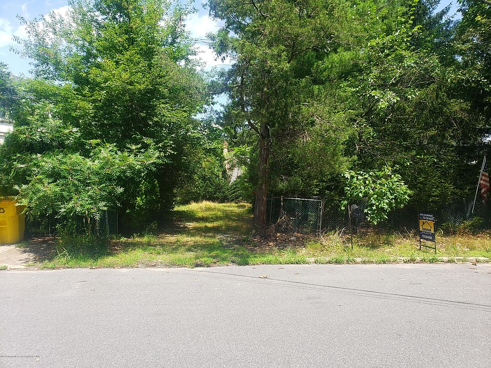 1st image of 941 Woodland Dr