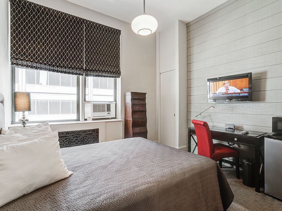1st image of 144 E 40th St #302