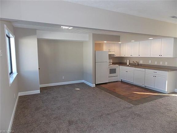 3rd image of 266 Deepwood Dr