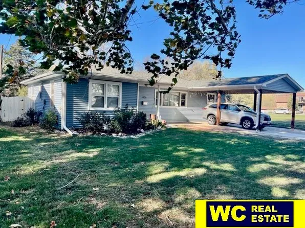 843 N 16th St, Blair, NE 68008