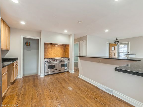 3rd image of 4949 Birchwood Ave