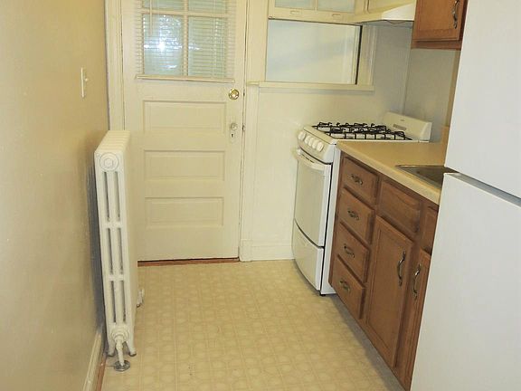 5th image of 426 E Glendale Ave #1