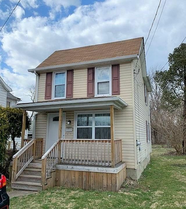 1st image of 310 McElhaney Ave