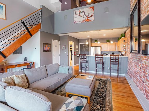 2nd image of 2711 Welton St APT 204