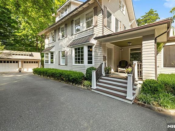 2nd image of 508 Summit Avenue