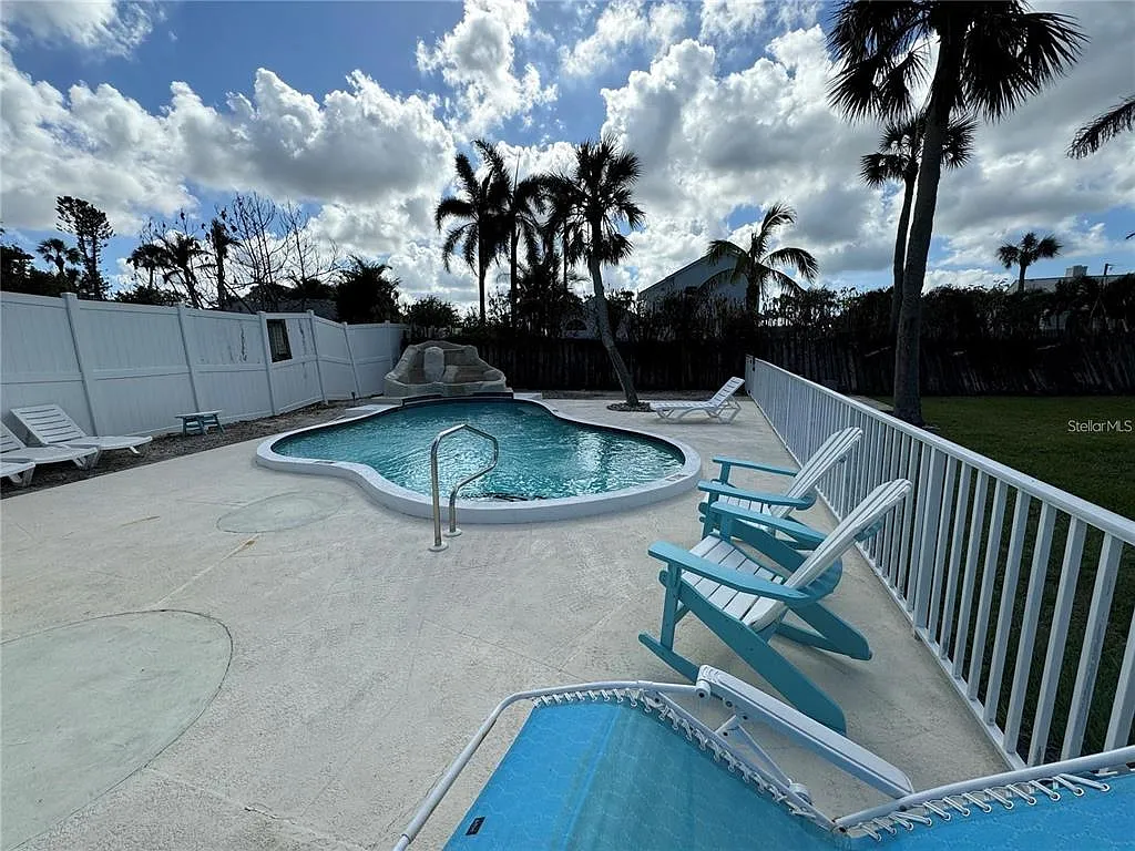 2 bed, 1.0 bath, 866 sqft, $1,650 — Photo 4