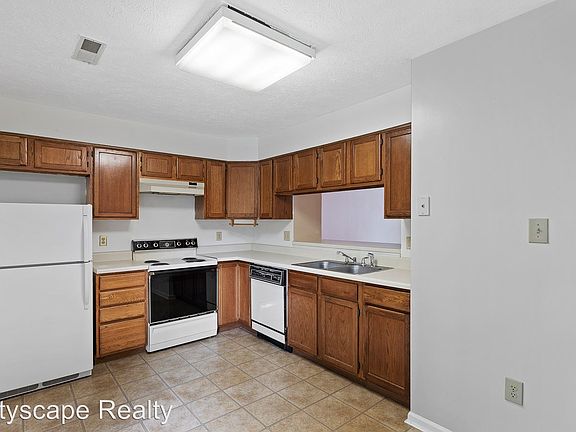 5th image of 4906 Donegal Trace Ct